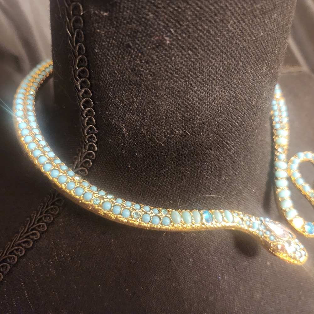 Unique snake design gold and turquoise embellished necklace - Picture 8 of 11